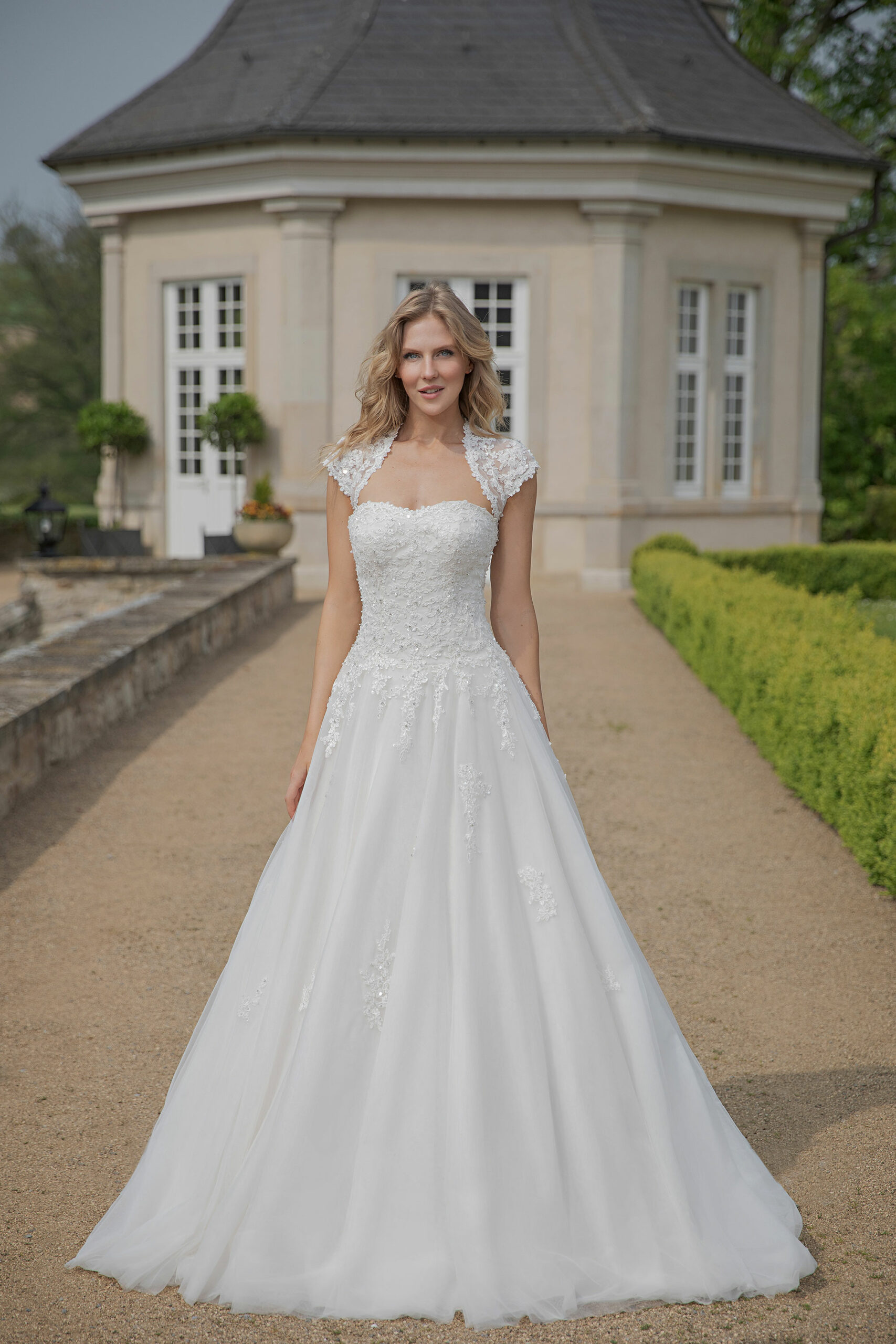Amera Vera Kollektion 2020 Ivory Brautkleid Abelone B2032 2 Hochzeitskleid