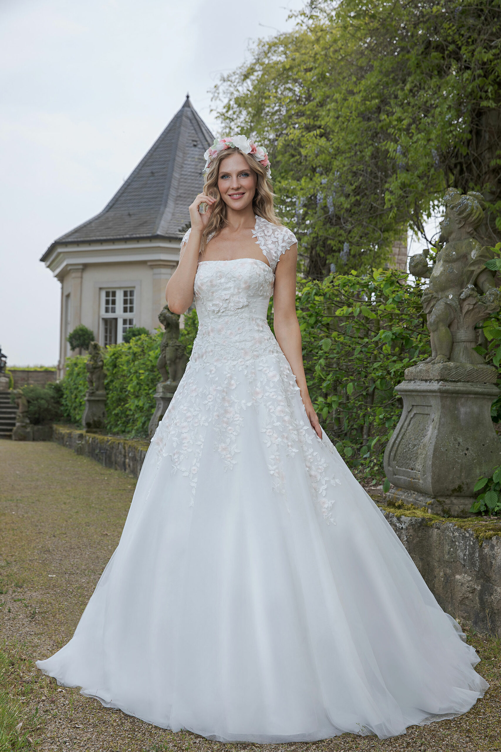 Amera Vera Kollektion 2020 Ivory Brautkleid Alamanda B2028 2 Hochzeitskleid